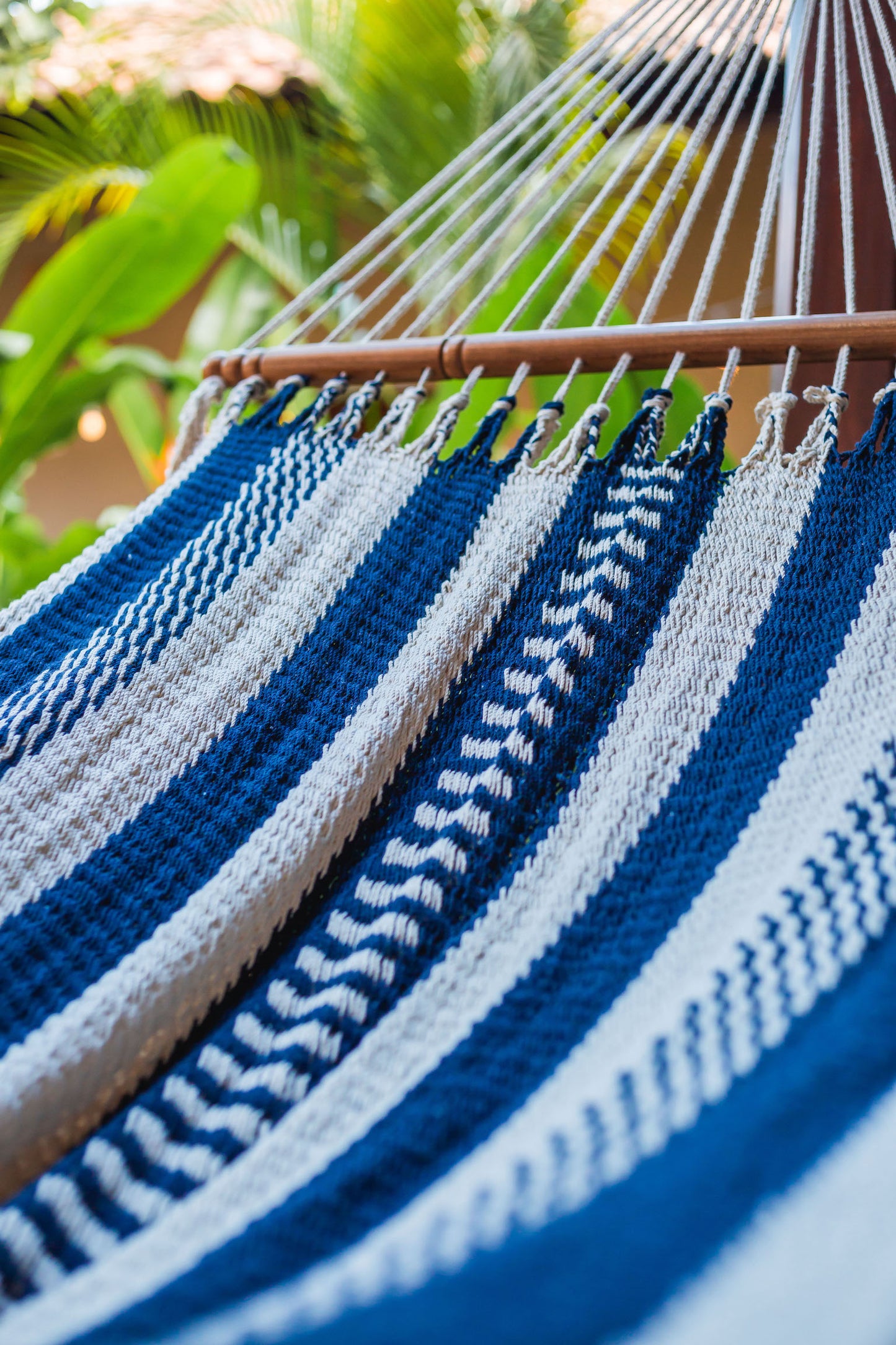 Handwoven Hammock (Blue/Cream)