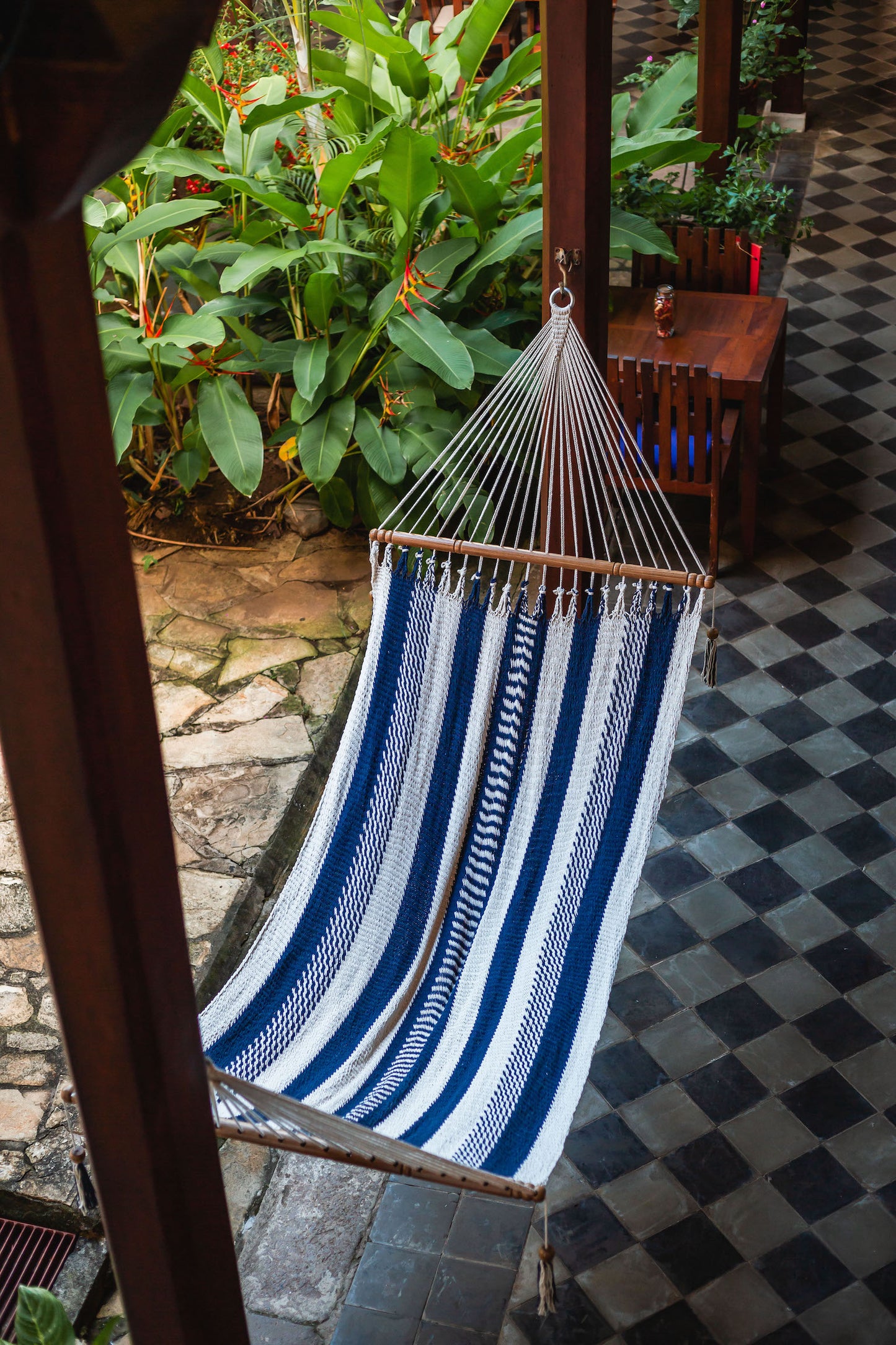 Handwoven Hammock (Blue/Cream)